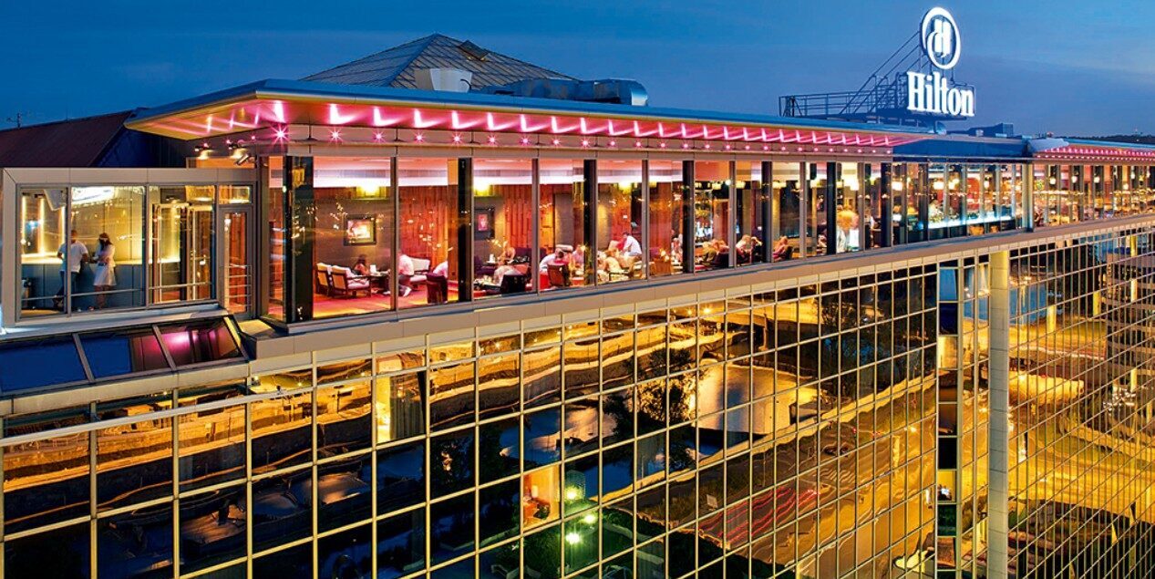 prodej hotelu, hotelová transakce, cena za pokoj, investor, hotelový trh